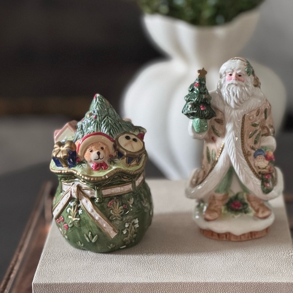 Fitz and Floyd Festive Santa and Gift Bag Salt and Pepper Shakers - Picture 1 of 10
